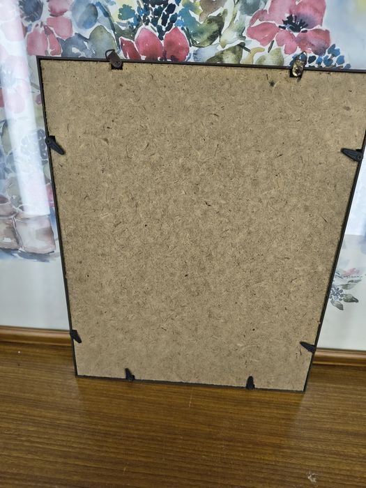 Nowe lustro w ozdobnej ramie