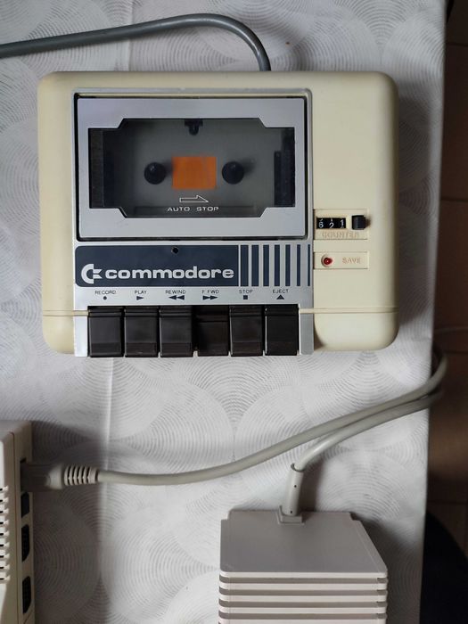 Commodore C64 oryginalny zasilacz, sprawny, stan bdb.