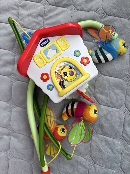 Дитяча музична крусель на ліжечко chicco, добрий стан, без дефектів.