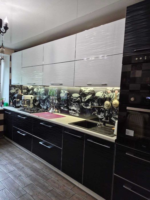 Продам 3 кімн. квартиру з КАПІТАЛЬНИМ РЕМОНТОМ. 2/9 цегл. 60000