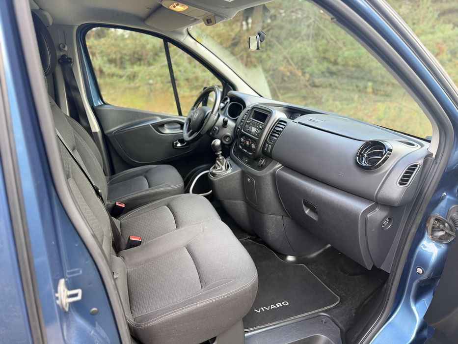 Opel Vivaro Long 9 osobowy bez wkladu