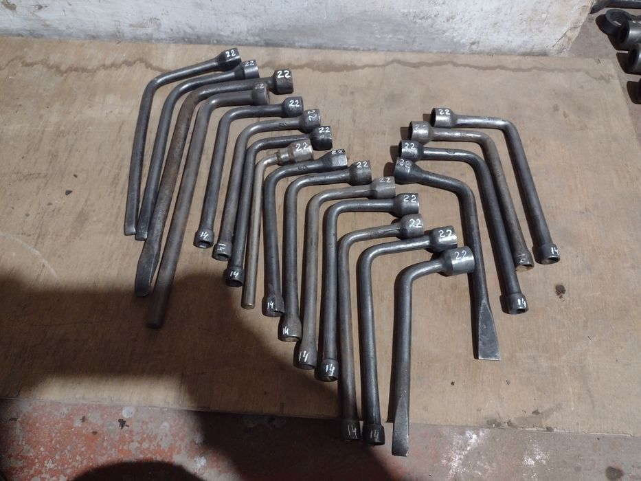 Ключ гаечний, балонний г-подібний, ключ СССР