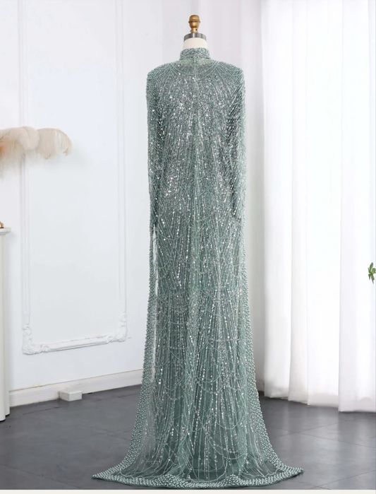 Vestido verde água modesto elegante.
