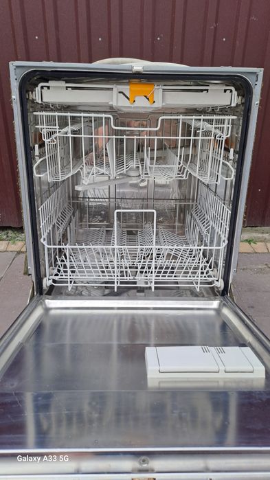 Посудомийна машинка Miele 60 на 80 розміри