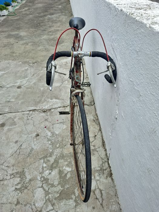 Vende-se bicicleta antiga