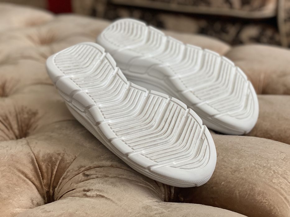 Кросівки skechers р.37