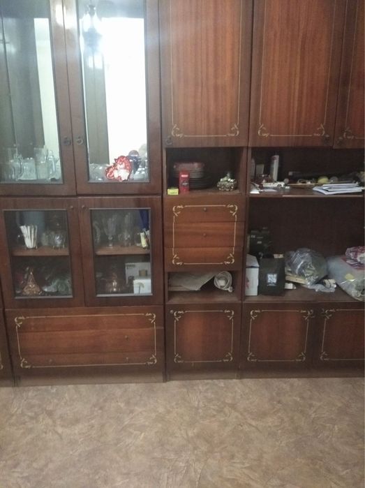 Стінка /шафа в гарному стані