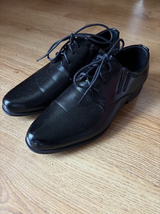 Buty eleganckie chłopięce