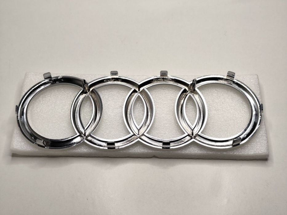 Emblema Grelha Frente Audi 317mm 31.7cm Pernos Dentes Encaixe Símbolo Logo Cromado Modelo Q-5 Q-7 Q-8 A-6 Avant Novo