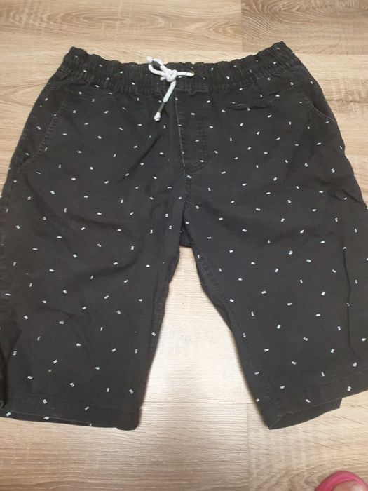Sprzedam męskie krótkie spodenki rozm L