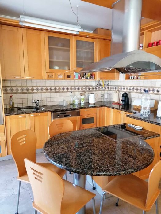 Apartamento T2 para Férias na Nazaré – Em Frente à Praia!