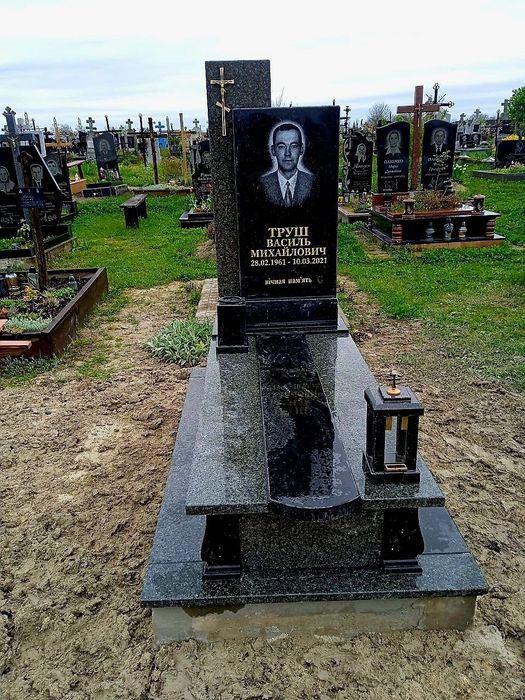 Виготовлення пам'ятників,  безкоштовна доставка і встановлення!