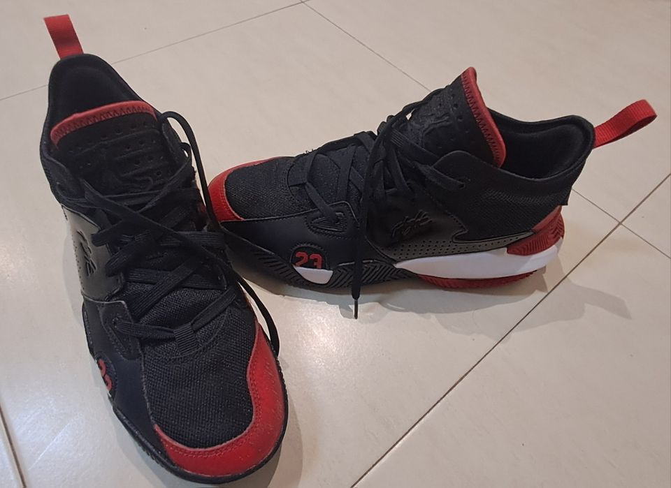 Ténis Nike Air Jordan Stay Loyal 2 "Bred" – Como NOVOS (Tam. 42)