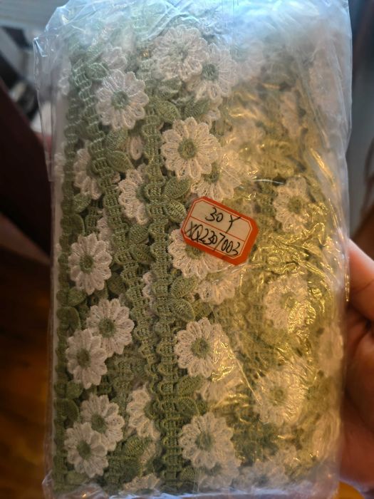 Продам кружева 30 ярдов