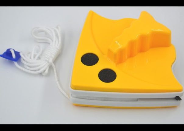 Продам магнитную щетку для окон