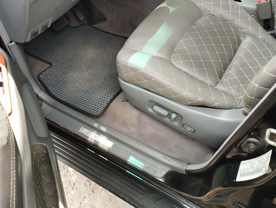 Lexus LX470 чёрный газ бензин