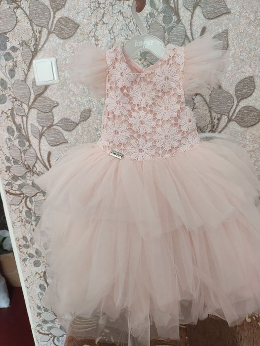 Плаття на празник