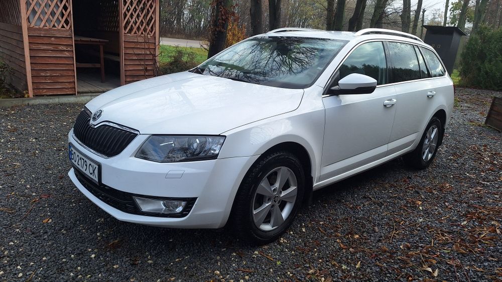 Skoda octavia a7 2.0 combi led