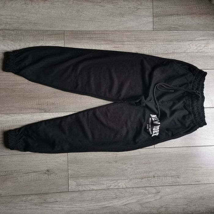 Spodnie dresowe r. XS Bershka