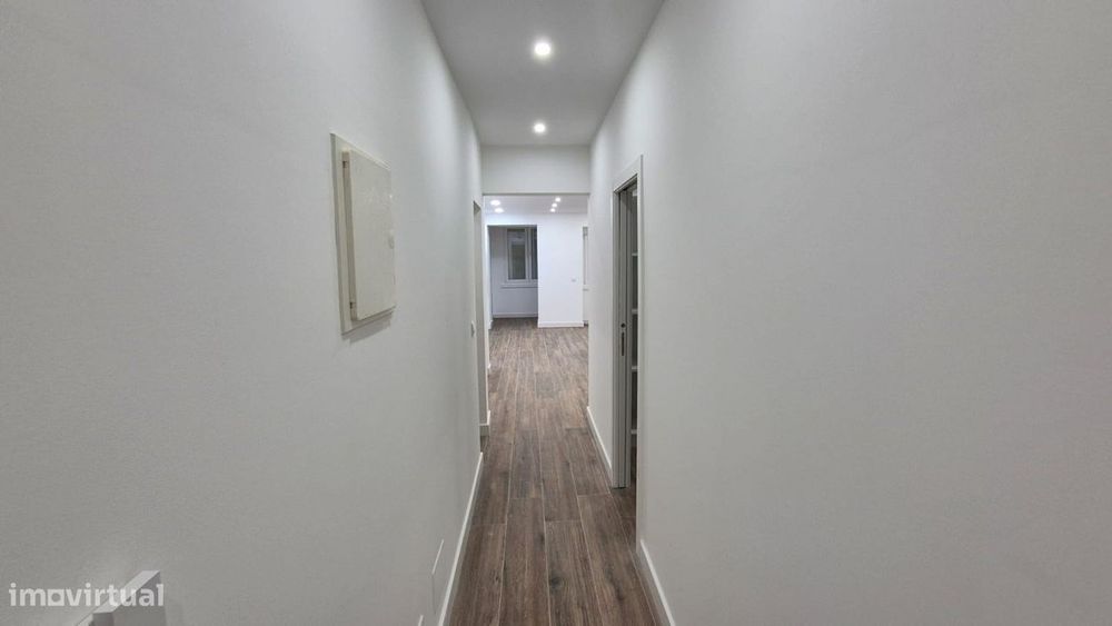 Apartamento junto ao metro da Amadora Este