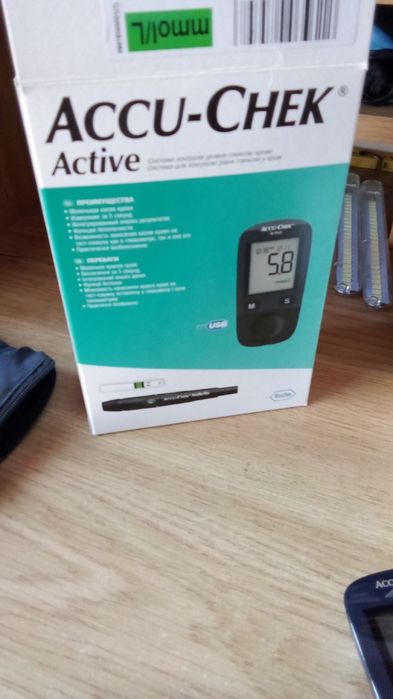 Глюкометр комплект полный!  accu-chek active