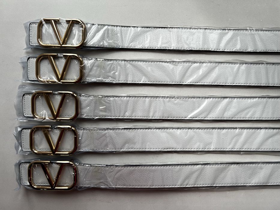 Шкіряний ремінь Валентино