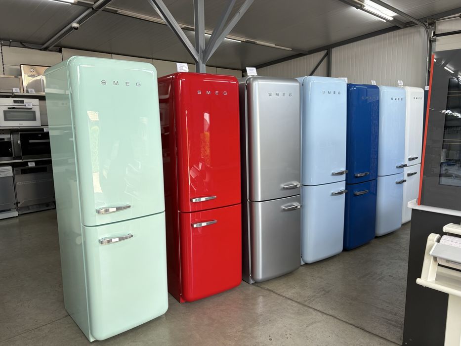 Ретро холодильник SMEG FAB 32 Величезний вибір холодильниів СМЕГ FAB 30 FAB 28