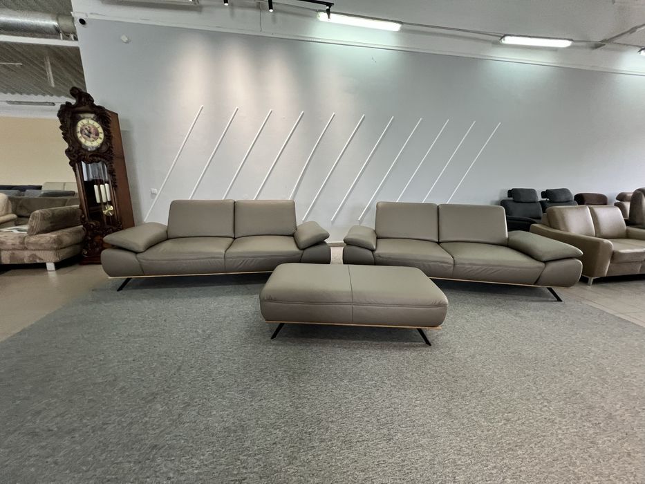 Виставкові Два великі шкіряні дивани пуфік XXL шкіряні виставкові