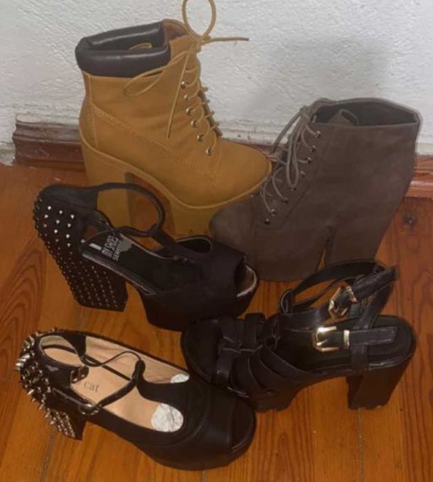 5pares de botas e sapatos