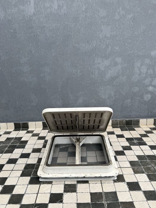 Claraboia 40x40 com rede mosquiteira