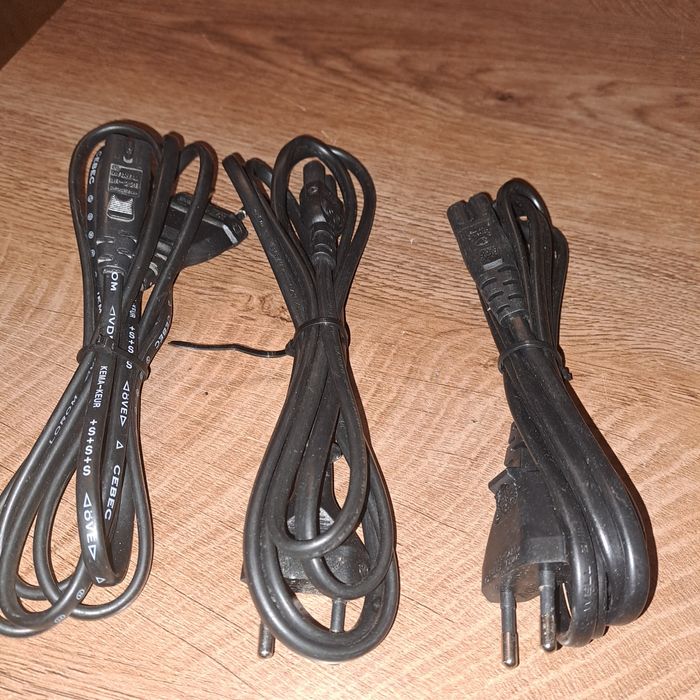Kabel ósemka z wtykiem IEC C7