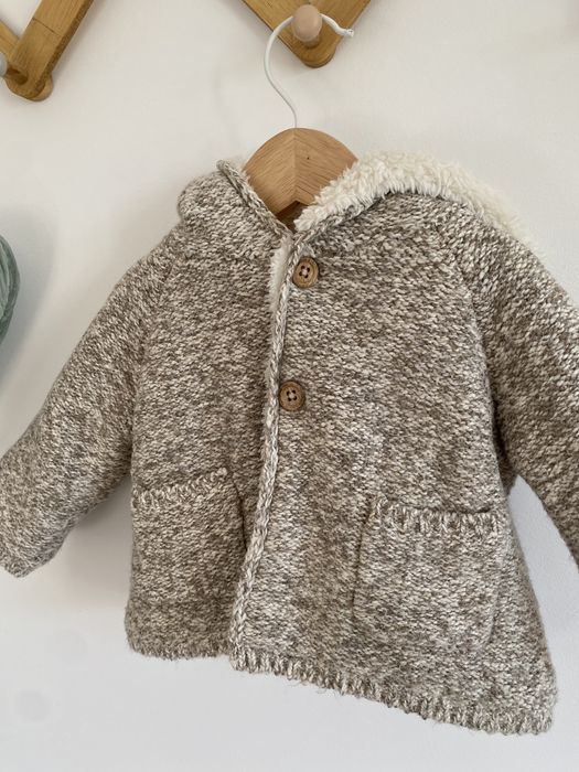 Sweter kurtka zara 68 beżowy brązowy na futerku na guziki