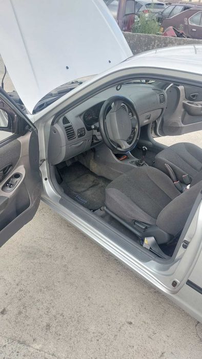 Hyundai Accent 1.5 CRDi Comercial (2003) – Fiável e Super Económico!