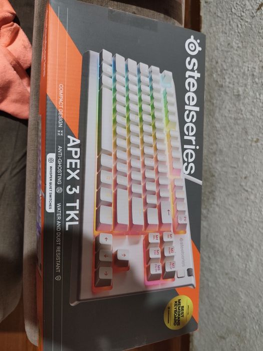Ecrã aoc gaming e teclado steelseries