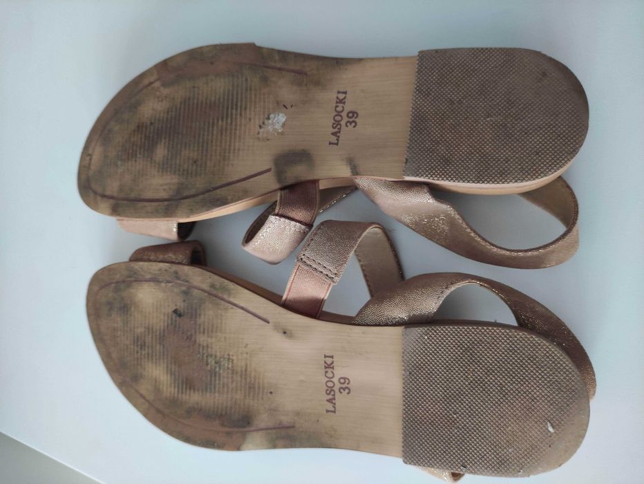 Skórzane sandały Lasocki złote, rozmiar 39
