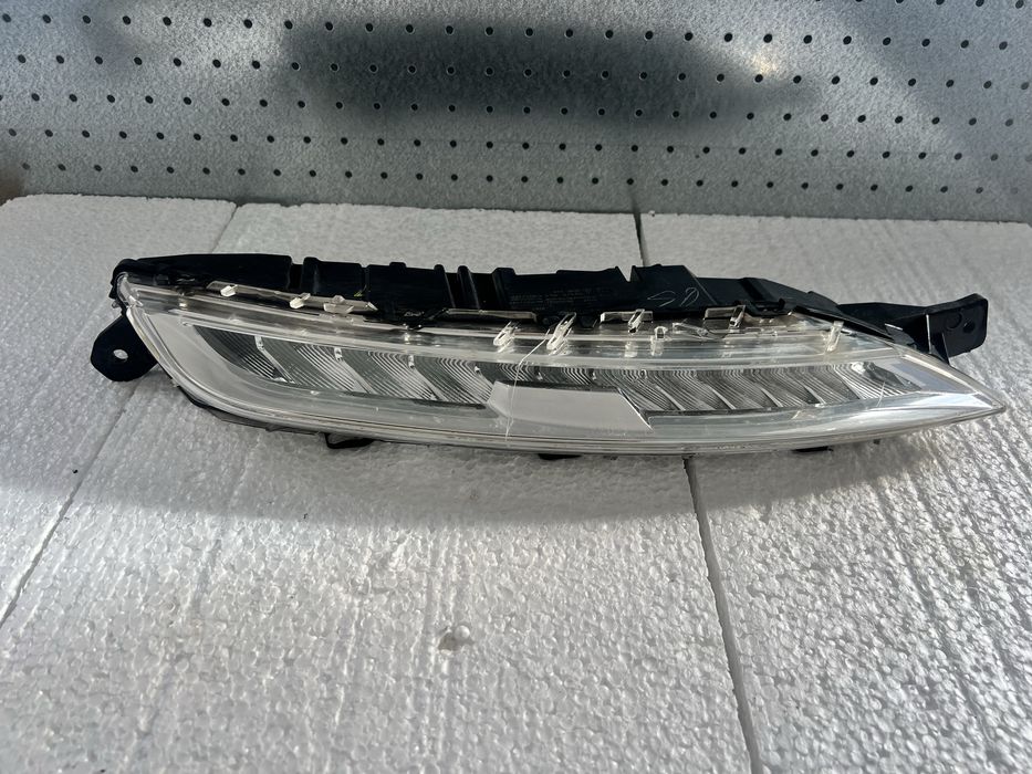 Farol diurno esquerdo/direito  CITROËN C4 Picasso (Ref. 9676036580)