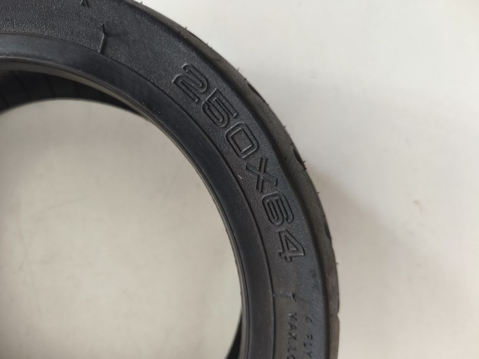 2 pneus Nylon 8 1/2*2 + 2 câmaras de ar