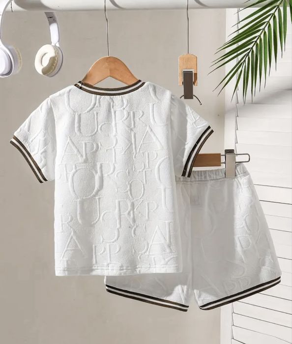 Літній костюм для хлопчика 7-8 років