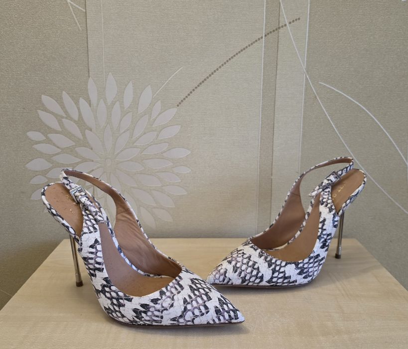 Жіночі туфлі слінгбеки Kurt Geiger London розмір 39
