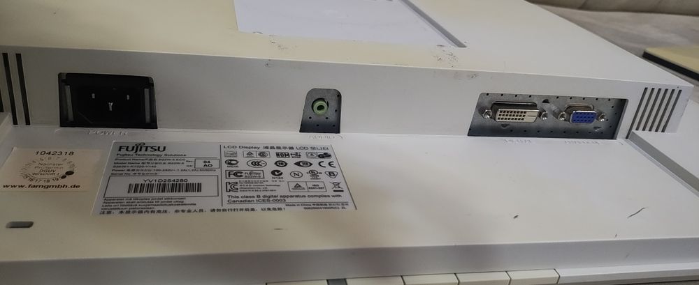 Монітор Fujitsu B22W-5 22" динаміки з кабелями