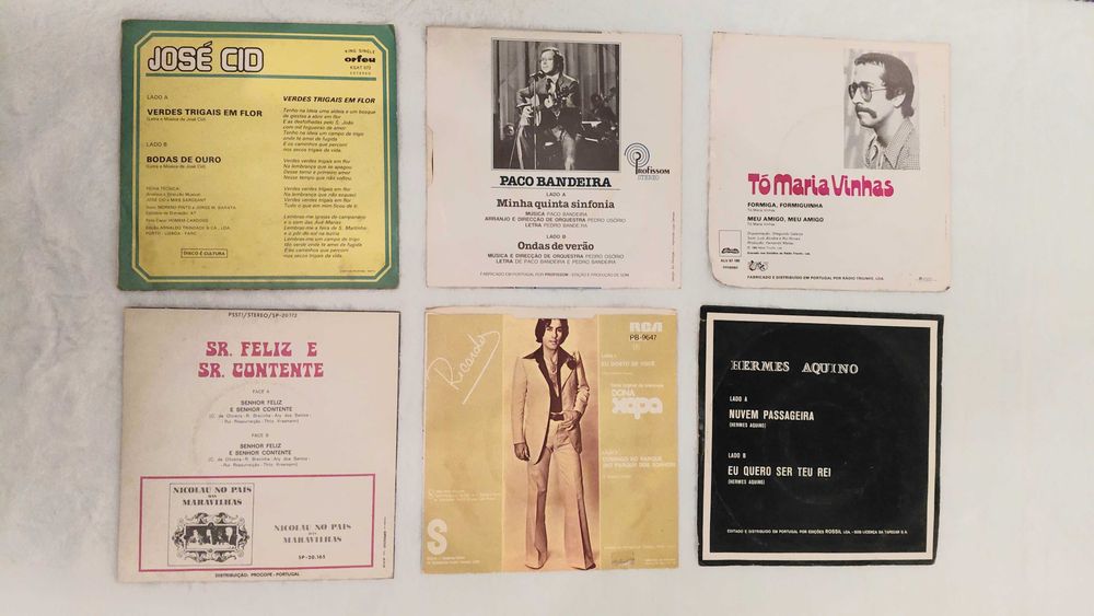 Pacote com 6 Discos em Vinil, Formato Single 45 RPM com Musica em Português