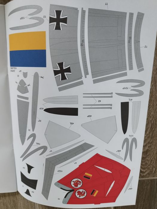 Model kartonowy RF-84F Thunderflash