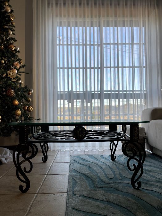 Mesa de centro de sala em ferro forjado