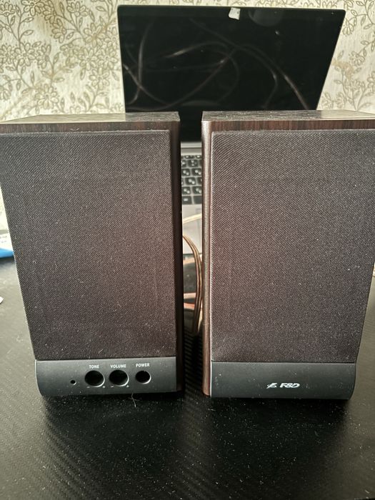 Продам колонки F&D R215