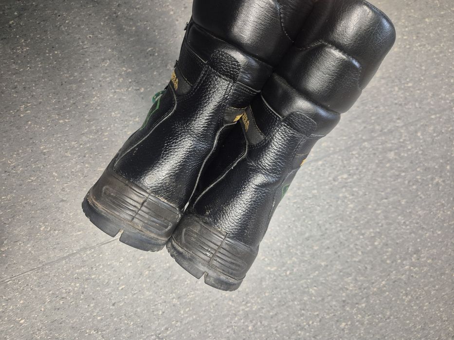 Buty pilarza antyprzecieciowe