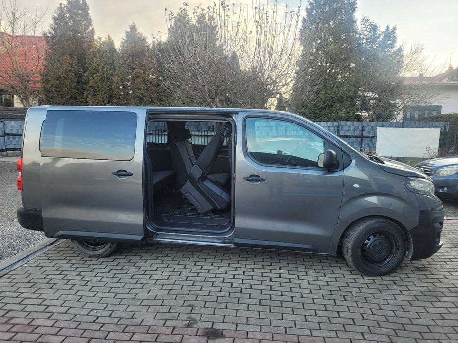 Wynajem  Busa 9 osób