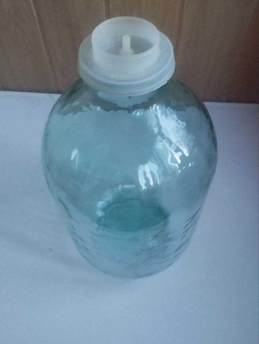 Бутиль для вина 20 л. Банка 10 л.