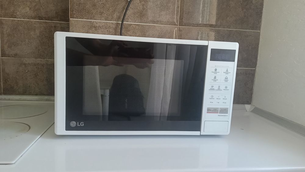 продаю мікрохвильову піч
