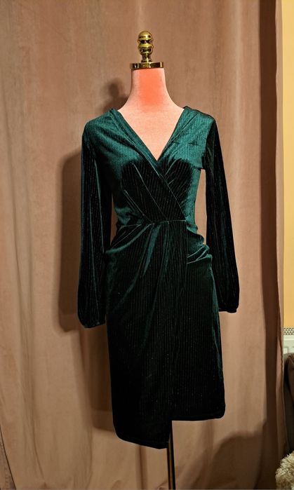Sukienka welurowa butelkowa zieleń elegancka