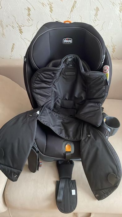 Автокрісло Chicco Fit4 (0–45 кг) — ідеальний стан, майже нове
